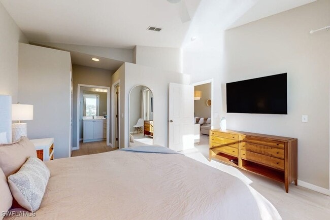 property at 350 Robin Hood Cir