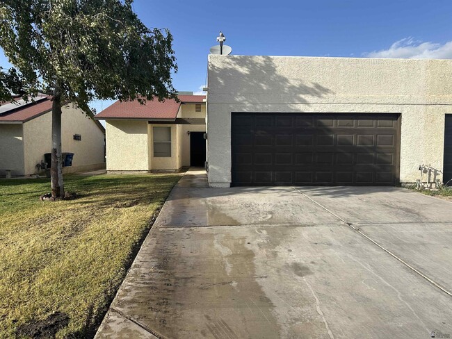 1622 W 12th Ln in Yuma, AZ - Building Photo - Building Photo