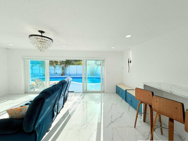 2025 NW 12th Ave in Fort Lauderdale, FL - Building Photo - Building Photo