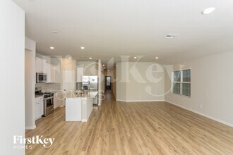 14006 Feed Park in San Antonio, TX - Foto de edificio - Building Photo