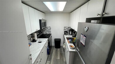 10801 SW 109th Ct in Miami, FL - Building Photo - Building Photo