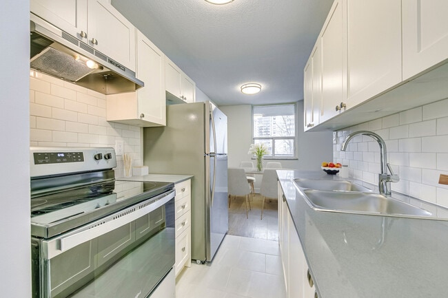 Haldimand Apartments in Hamilton, ON - Building Photo - Building Photo