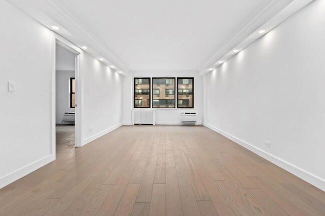 333 E 34th St in New York, NY - Foto de edificio - Building Photo