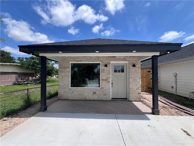 property at 1726 La Paloma Ave