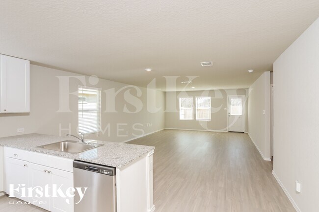 1822 Morse Way in San Antonio, TX - Foto de edificio - Building Photo