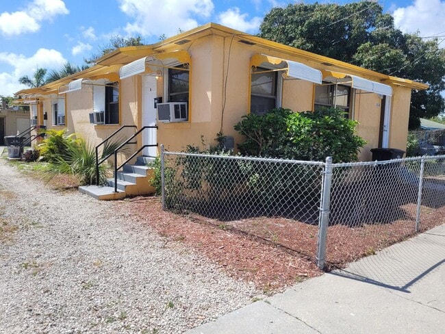 1016 15th St in West Palm Beach, FL - Building Photo - Building Photo