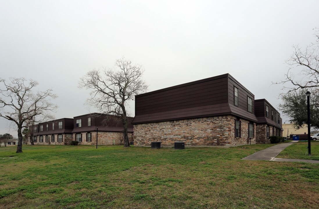 Sinton West Apartments in Sinton, TX - Foto de edificio