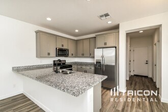 9315 E Strobe Ave in Mesa, AZ - Building Photo - Building Photo