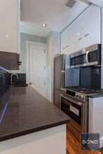 52 Barrow St in New York, NY - Building Photo - Building Photo