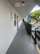 7887 Golf Cir Dr in Margate, FL - Building Photo - Building Photo