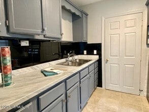 2162 Allandale Cir N in Jacksonville, FL - Building Photo - Building Photo