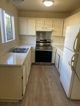 344 S Willie James Jones Ave in San Diego, CA - Building Photo - Building Photo