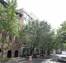 411 E 75th St in New York, NY - Building Photo