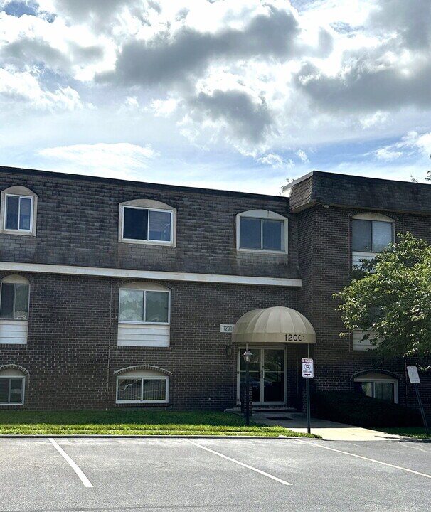 12001 Tarragon Rd in Reisterstown, MD - Building Photo