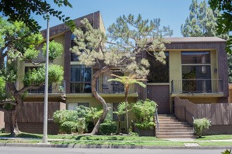 4260 Troost in Studio City, CA - Building Photo - Building Photo