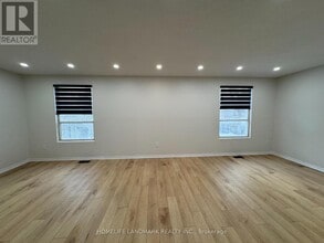 526 Sandford St in Newmarket, ON - Building Photo - Building Photo