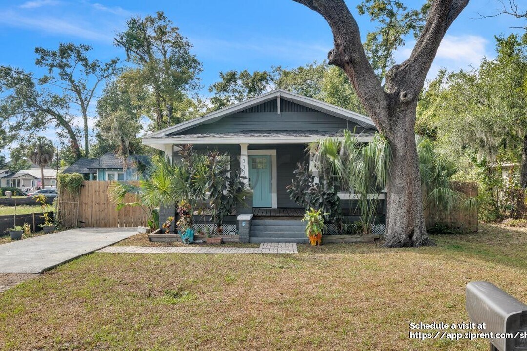 3002 N Highland Ave in Tampa, FL - Building Photo
