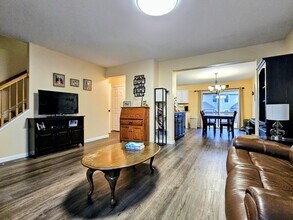 71 Laurel Dr in Myerstown, PA - Building Photo - Building Photo