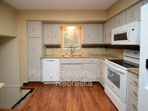 5723 S 152nd Ave Cir in Omaha, NE - Building Photo - Building Photo