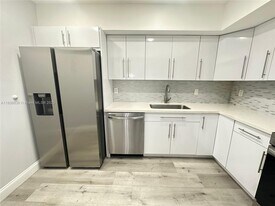 901 Hillcrest Dr in Hollywood, FL - Building Photo