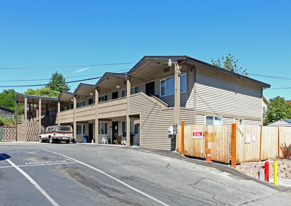 Olympic Court West in Bremerton, WA - Building Photo