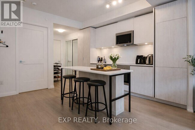 28 Widmer St in Toronto, ON - Building Photo - Building Photo