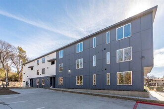 948 Corinth St in Dallas, TX - Building Photo - Building Photo