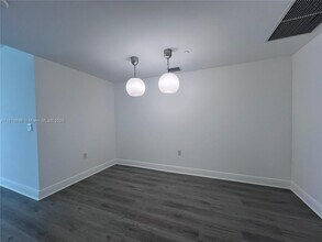 1250 S Miami Ave, Unit 2104 in Miami, FL - Building Photo - Building Photo