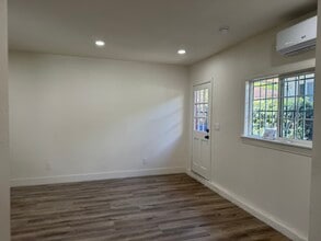 765 W Lexington Ave in Pomona, CA - Building Photo - Building Photo