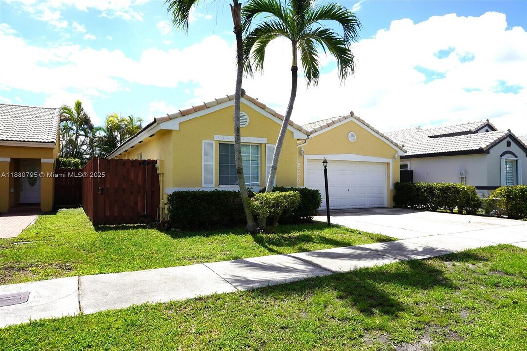 15770 SW 84th Terrace in Miami, FL - Building Photo