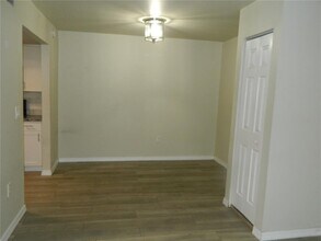 924 N Lake Destiny Rd in Altamonte Springs, FL - Building Photo - Building Photo