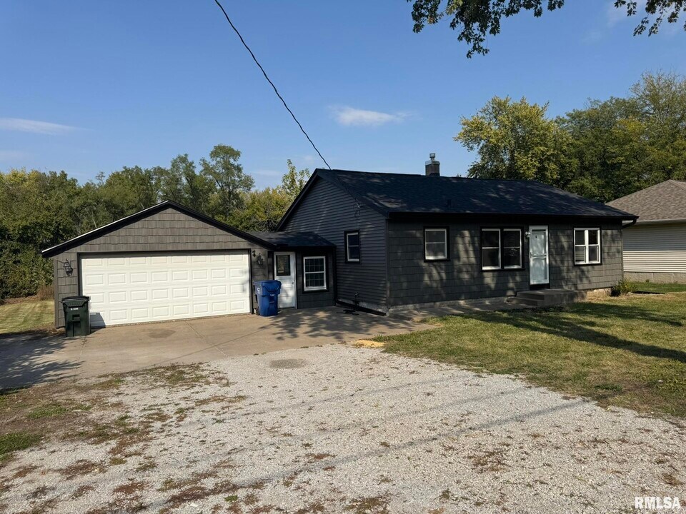 2826 W 47th St in Davenport, IA - Building Photo