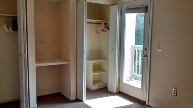 1305 Wertland St, Unit B9 in Charlottesville, VA - Building Photo - Building Photo