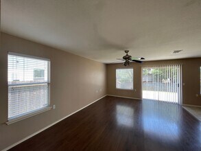 5313 Hutchinson Dr in Austin, TX - Building Photo - Building Photo