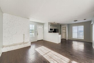 10100 Brownie Dr in Austin, TX - Building Photo - Building Photo