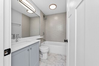 1220 N La Salle Dr in Chicago, IL - Building Photo - Building Photo