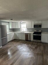 1618 S Oakdale Dr in Yorktown, IN - Building Photo - Building Photo