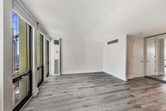 1 E Scott St in Chicago, IL - Building Photo - Building Photo