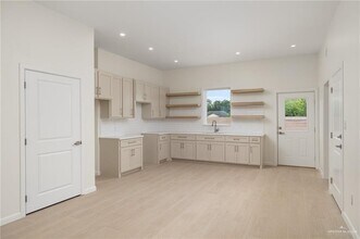 1202 N Lincoln Ave in San Juan, TX - Building Photo - Building Photo
