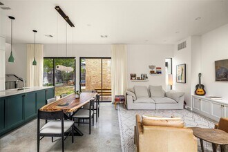 2012 Arpdale St in Austin, TX - Building Photo - Building Photo
