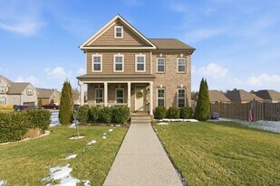 2046 Lequire Ln in Spring Hill, TN - Building Photo