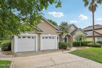2260 Harbor Lake Dr in Orange Park, FL - Building Photo - Building Photo