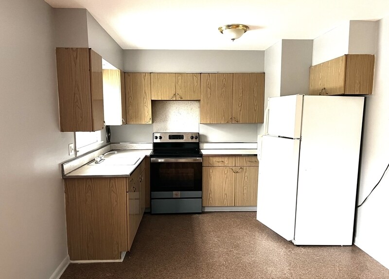 96 S Hamilton St in Poughkeepsie, NY - Building Photo