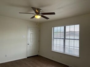 3114 Rosario St in Laredo, TX - Building Photo - Building Photo