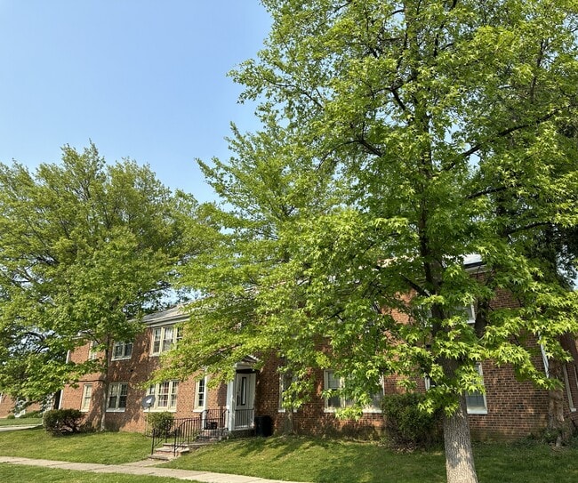 2270 Noble Rd in Cleveland Heights, OH - Building Photo - Building Photo