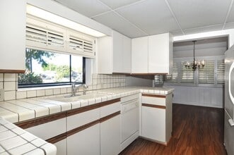 746 N Cambridge St in Orange, CA - Building Photo - Building Photo