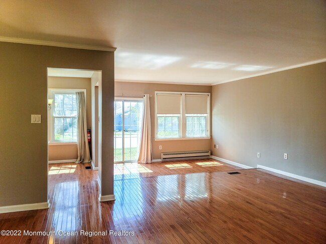 2D Aaron Burr Ct in Monroe Township, NJ - Building Photo - Building Photo