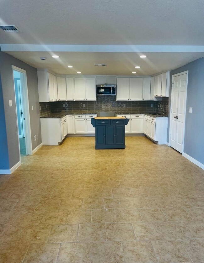 property at 4031 S Flores St