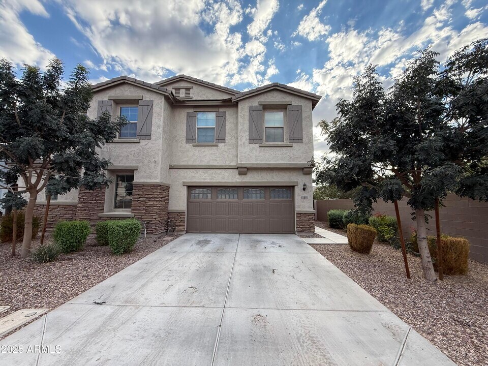 905 S Canal Dr in Chandler, AZ - Building Photo