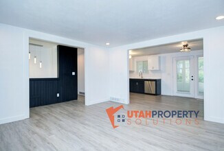 239 E 9585 S in Sandy, UT - Building Photo - Building Photo